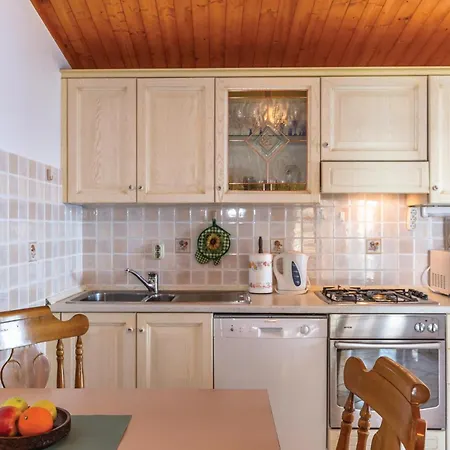 Two-bedroom In Nyaraló Tučepi